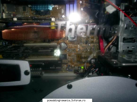 este barton 2600+ @ 2300, asus a7v600x, 2 hdd de cate 250, 6600 gt agp, purepower 460, si soprano my