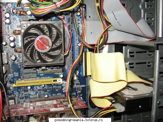 poza e facuta chiar cand am ajuns acasa cu ea de la shop... e o poza veche...  iar cooleru original