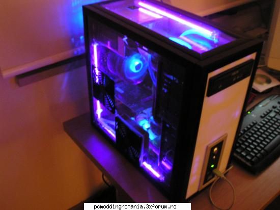 salutari , ma bucur k am mai gasit un forum cu modding , iata si carcasa mea my pc modding